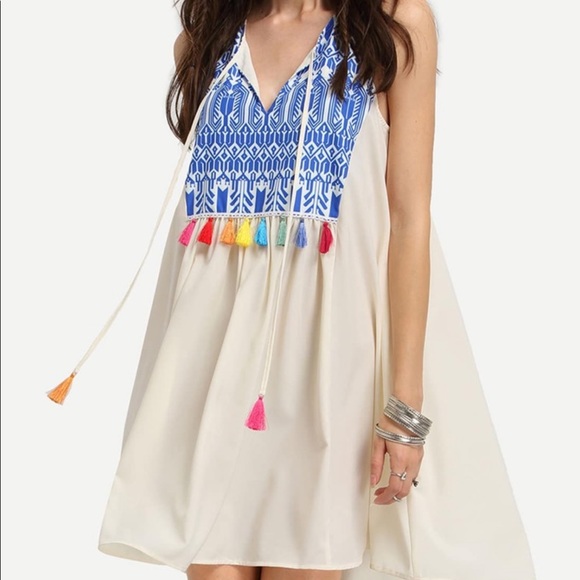 ☀️Summer Tassel Dress. Size Large - Picture 2 of 6